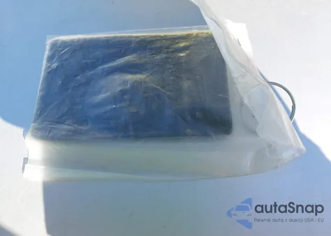 2021 Tesla Model Y Long Range Dual Motor All-Wheel Drive z USA, uszkodzony, nr VIN 5YJYGDEE4MF073681